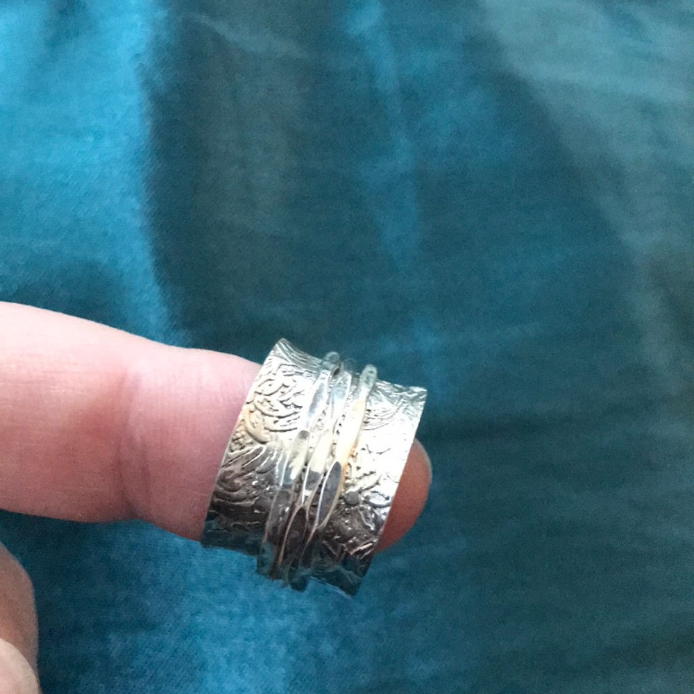 Wide sterling silver Meditation cuff ring - Picture 5 of 7